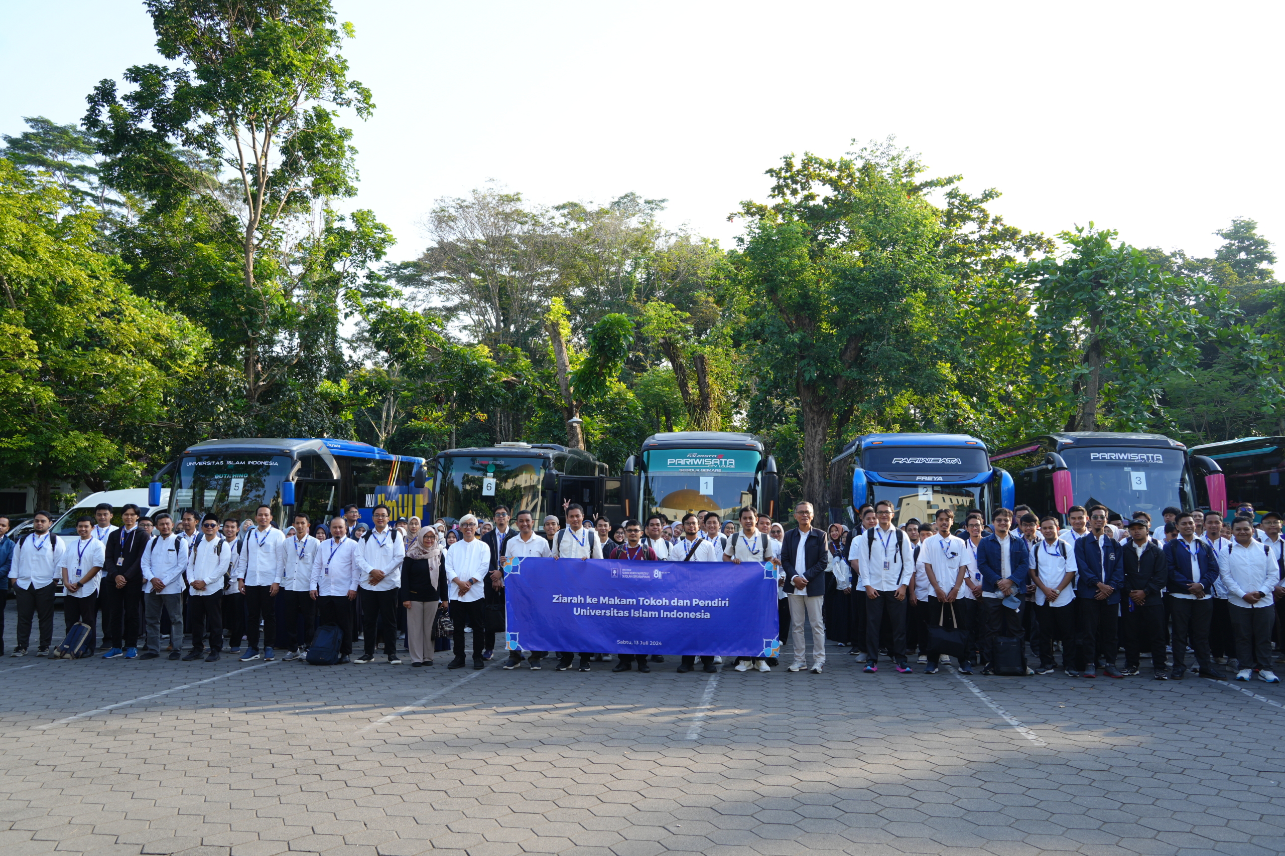 Ziarah Pendiri dan Tokoh Universitas Islam Indonesia pada Milad UII ke-81