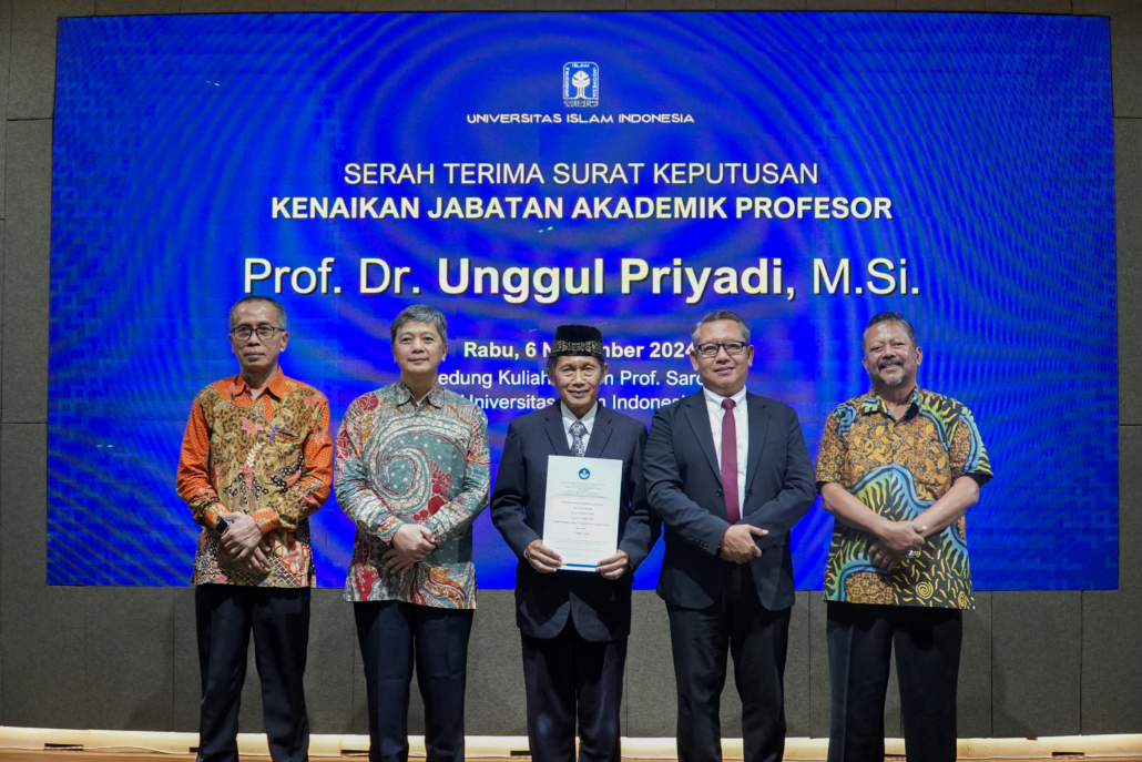 Sesi Foto LLDIKTI, UII, dan Prof Ungul