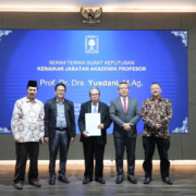 Serah Terima SKGB Dr Yusdani
