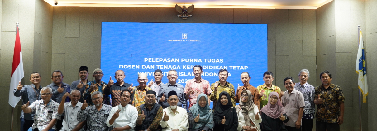 Swafoto Purna Tugas UII dan Pimpinan