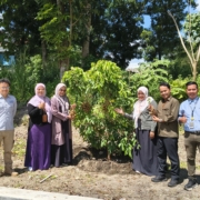 Dokumentasi Penyerahan Bantuan sebagai Bentuk Kolaborasi dan Silaturahmi.