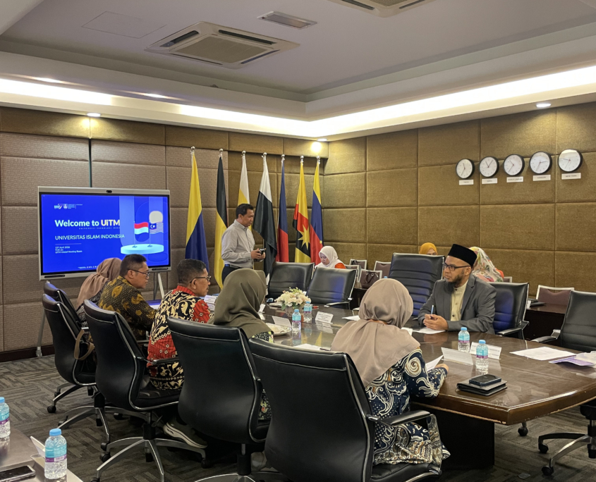 Diskusi Dua Arah Pejabat UII dan UiTM.